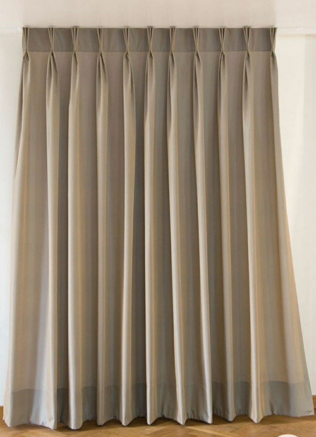 Pinch Pleat 2
